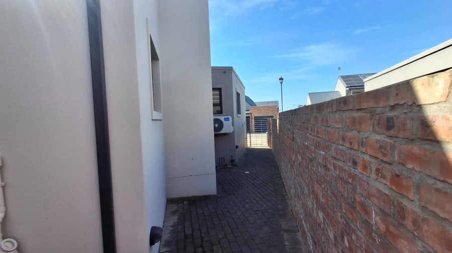 3 Bedroom Property for Sale in Hartenbos Central Western Cape